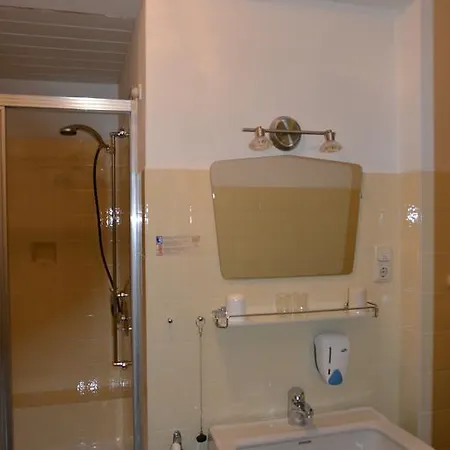 - Garni Stabauer Hotel