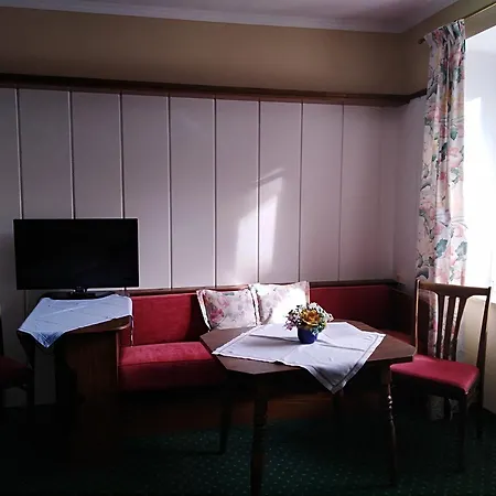 - Garni Stabauer Hotel