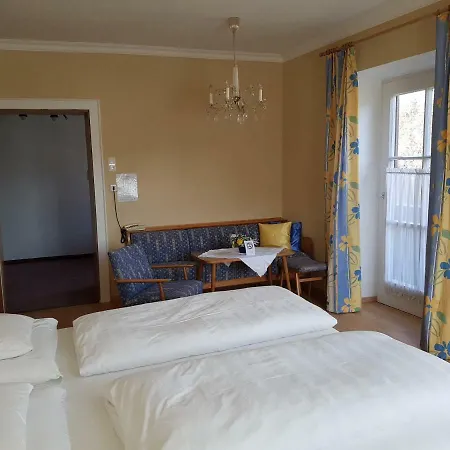 - Garni Stabauer Hotel 2*